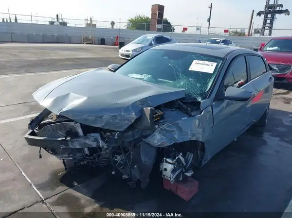 KMHLP4AG5NU353745 2022 HYUNDAI ELANTRA - Image 2