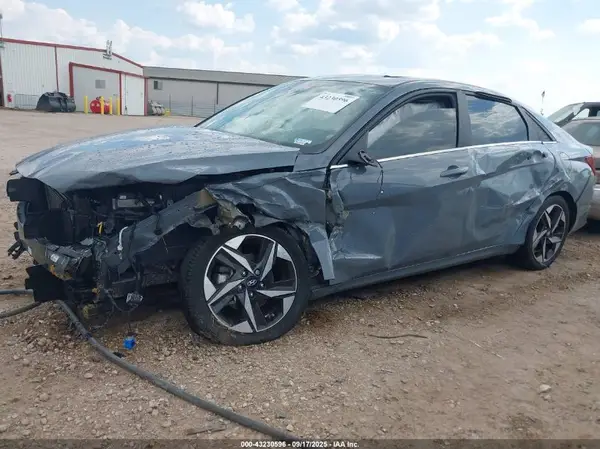 KMHLP4AG6PU424387 2023 HYUNDAI ELANTRA - Image 2