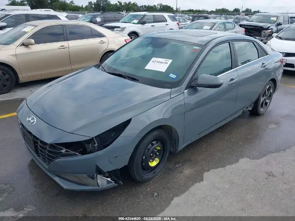 KMHLP4AG7NU342665 2022 HYUNDAI ELANTRA - Image 2
