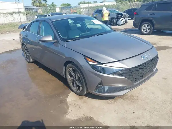 KMHLP4AG7NU359174 2022 HYUNDAI ELANTRA - Image 1