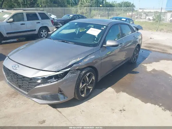 KMHLP4AG7NU359174 2022 HYUNDAI ELANTRA - Image 2
