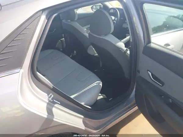 KMHLP4AG7NU359174 2022 HYUNDAI ELANTRA - Image 8