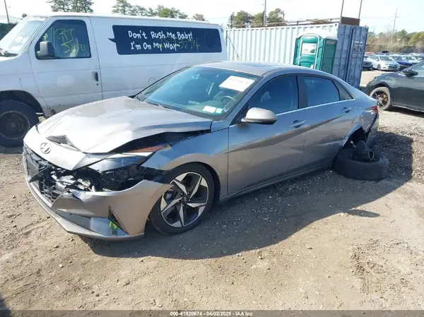 KMHLP4AG7NU366982 2022 HYUNDAI ELANTRA - Image 2