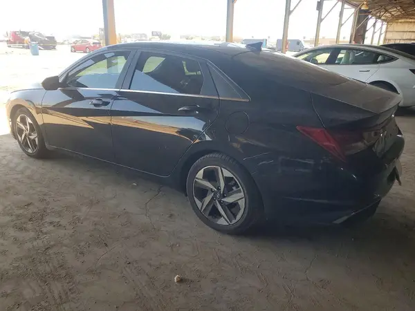 KMHLP4AG7PU476093 2023 HYUNDAI ELANTRA - Image 2