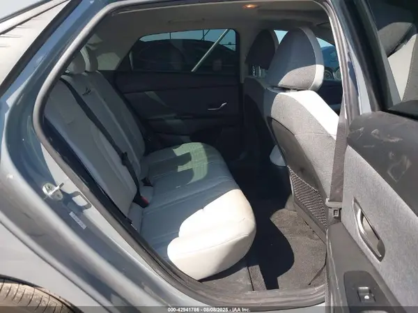 KMHLP4AG8MU140318 2021 HYUNDAI ELANTRA - Image 8