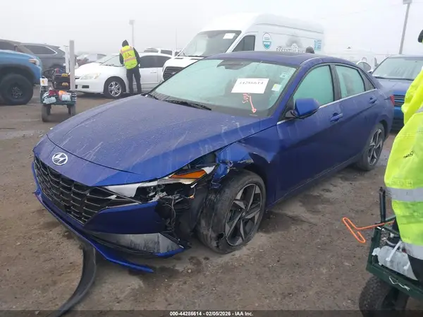 KMHLP4AG8NU356106 2022 HYUNDAI ELANTRA - Image 2