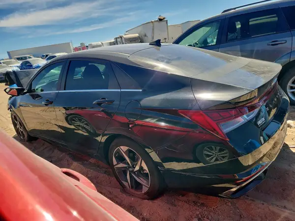 KMHLP4AG8PU472764 2023 HYUNDAI ELANTRA - Image 2