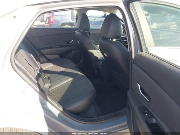 KMHLP4AG9MU071557 2021 HYUNDAI ELANTRA - Image 8