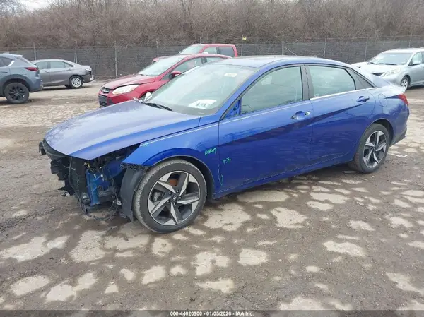 KMHLP4AG9NU229011 2022 HYUNDAI ELANTRA - Image 2