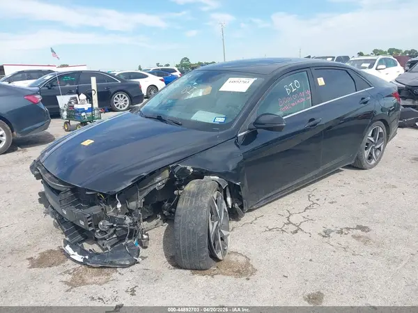 KMHLP4AG9NU364022 2022 HYUNDAI ELANTRA - Image 2