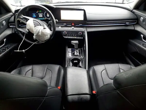 KMHLP4AG9PU375976 2023 HYUNDAI ELANTRA - Image 8