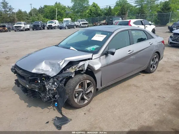 KMHLP4AG9PU429454 2023 HYUNDAI ELANTRA - Image 2