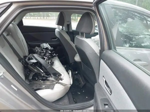 KMHLP4AG9PU486995 2023 HYUNDAI ELANTRA - Image 8