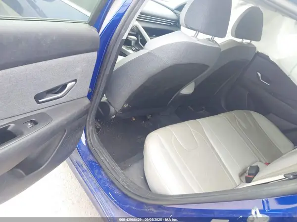 KMHLP4AGXNU229048 2022 HYUNDAI ELANTRA - Image 8