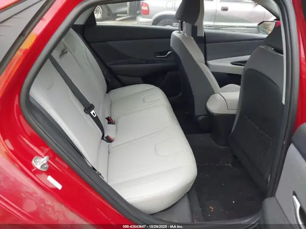 KMHLP4AGXNU331191 2022 HYUNDAI ELANTRA - Image 8