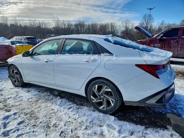 KMHLP4DG0RU683648 2024 HYUNDAI ELANTRA - Image 2