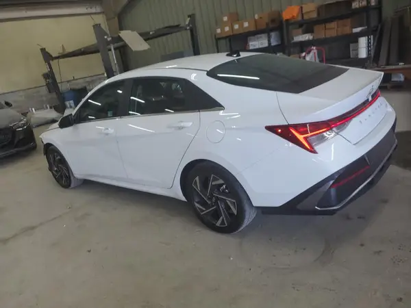 KMHLP4DG0RU714607 2024 HYUNDAI ELANTRA - Image 2