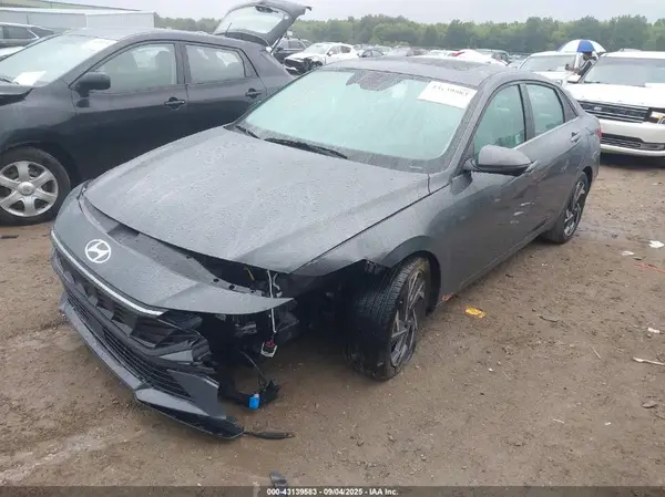 KMHLP4DG0RU815050 2024 HYUNDAI ELANTRA - Image 2