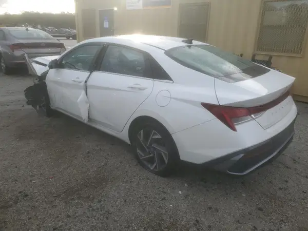 KMHLP4DG1RU640310 2024 HYUNDAI ELANTRA - Image 2