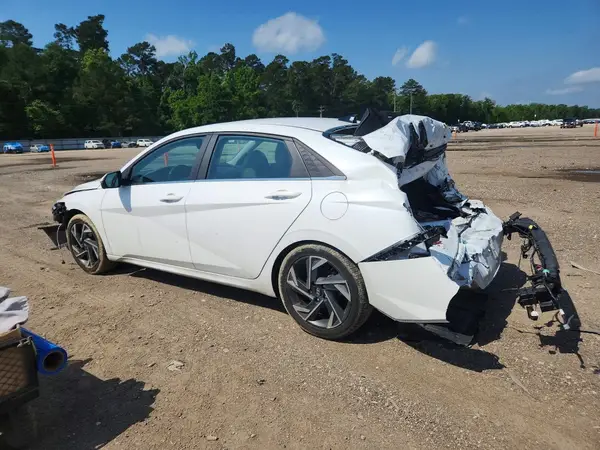 KMHLP4DG1RU641327 2024 HYUNDAI ELANTRA - Image 2