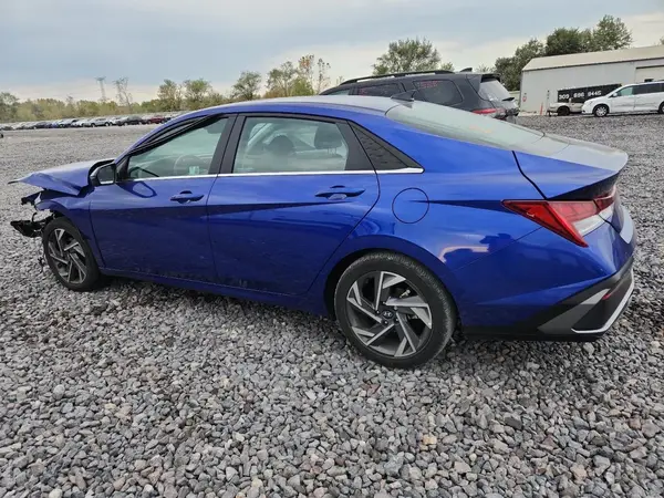 KMHLP4DG1RU723493 2024 HYUNDAI ELANTRA - Image 2