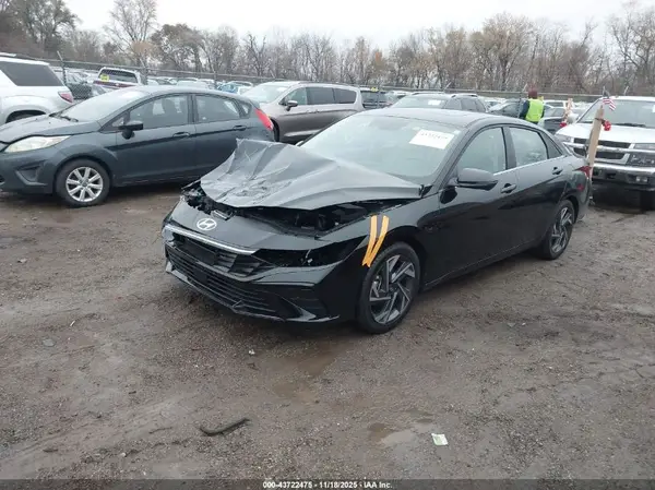 KMHLP4DG1RU792068 2024 HYUNDAI ELANTRA - Image 2