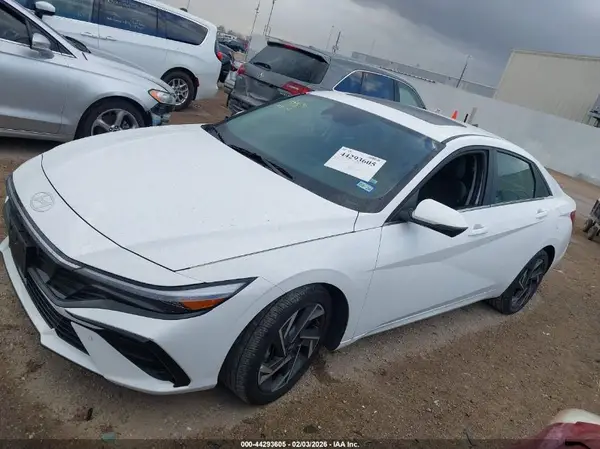 KMHLP4DG1RU841236 2024 HYUNDAI ELANTRA - Image 2