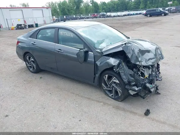 KMHLP4DG2RU658492 2024 HYUNDAI ELANTRA - Image 1
