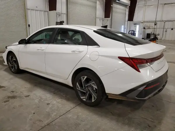 KMHLP4DG2RU715354 2024 HYUNDAI ELANTRA - Image 2