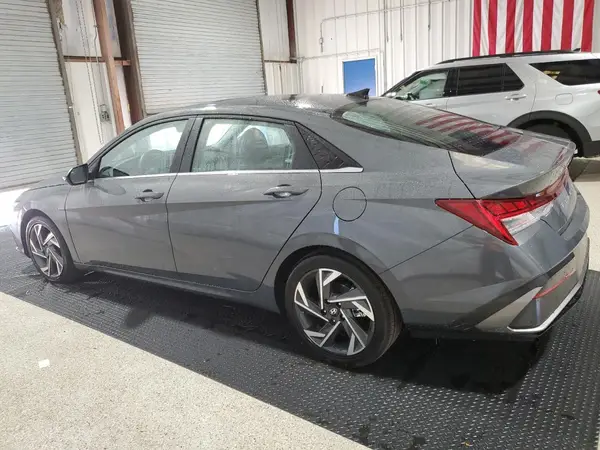 KMHLP4DG2SU030258 2025 HYUNDAI ELANTRA - Image 2