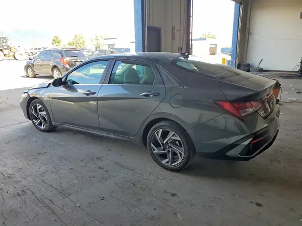 KMHLP4DG2SU069805 2025 HYUNDAI ELANTRA - Image 2