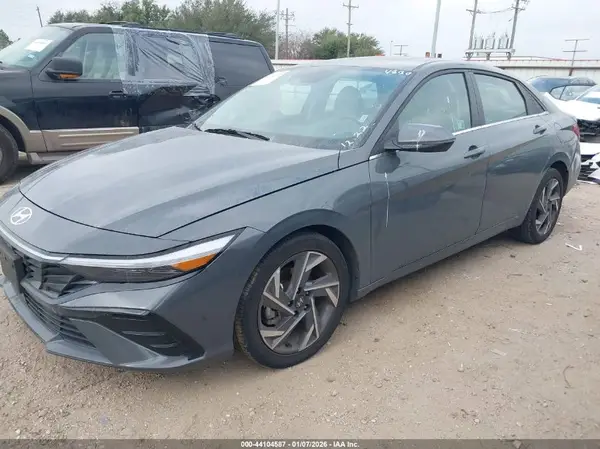 KMHLP4DG2SU874820 2025 HYUNDAI ELANTRA - Image 2