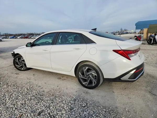 KMHLP4DG3RU653057 2024 HYUNDAI ELANTRA - Image 2