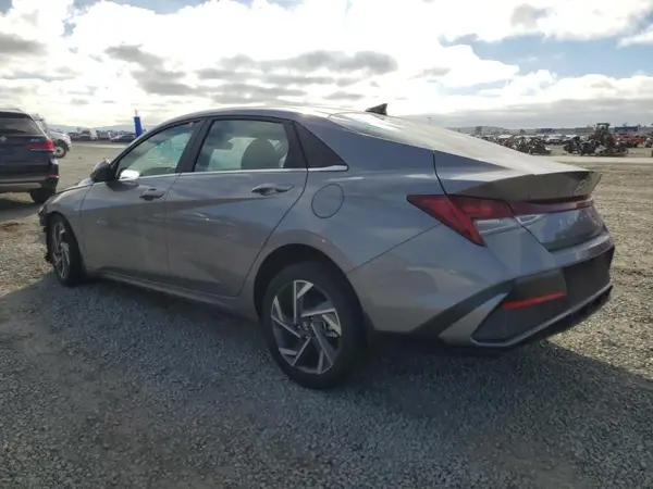 KMHLP4DG3RU724158 2024 HYUNDAI ELANTRA - Image 2