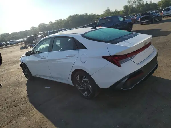 KMHLP4DG3RU826883 2024 HYUNDAI ELANTRA - Image 2