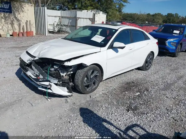 KMHLP4DG3RU835275 2024 HYUNDAI ELANTRA - Image 2
