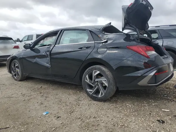 KMHLP4DG3SU031743 2025 HYUNDAI ELANTRA - Image 2