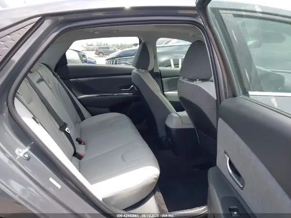 KMHLP4DG3SU869769 2025 HYUNDAI ELANTRA - Image 8