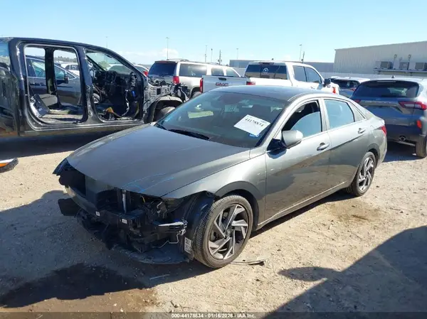 KMHLP4DG4RU741163 2024 HYUNDAI ELANTRA - Image 2