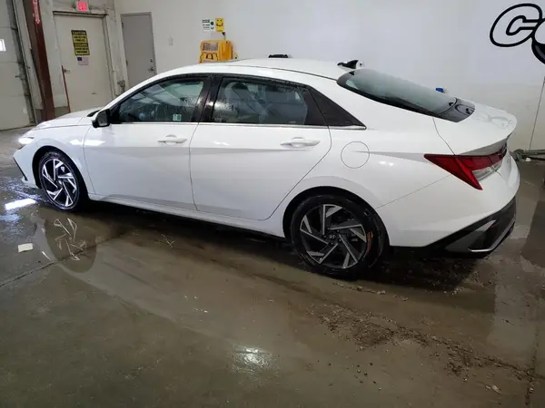 KMHLP4DG4RU756276 2024 HYUNDAI ELANTRA - Image 2