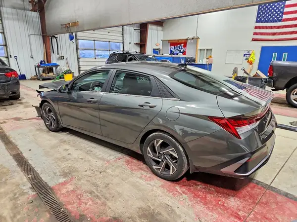 KMHLP4DG4RU769075 2024 HYUNDAI ELANTRA - Image 2