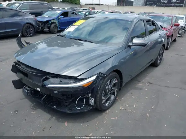 KMHLP4DG4RU797006 2024 HYUNDAI ELANTRA - Image 2
