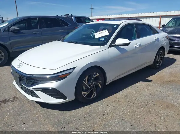 KMHLP4DG4RU818324 2024 HYUNDAI ELANTRA - Image 2