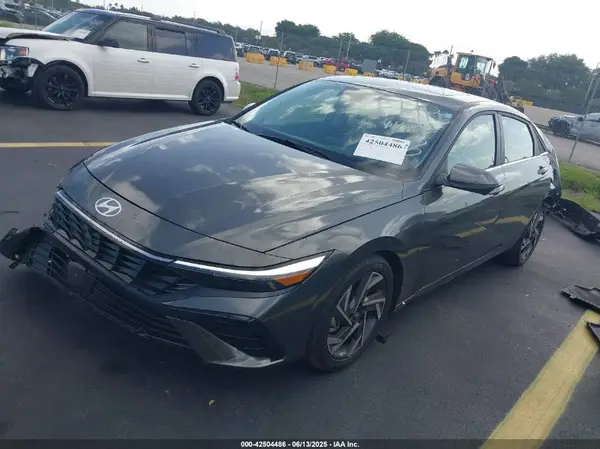 KMHLP4DG4RU820204 2024 HYUNDAI ELANTRA - Image 2