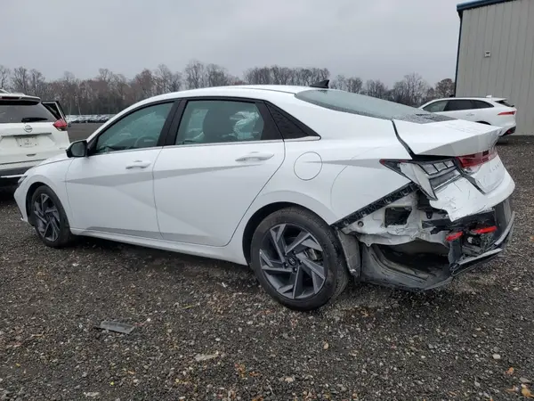 KMHLP4DG4RU832255 2024 HYUNDAI ELANTRA - Image 2
