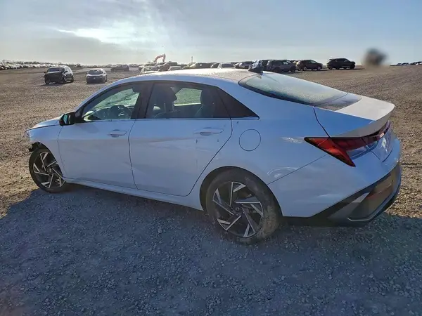 KMHLP4DG4RU834152 2024 HYUNDAI ELANTRA - Image 2