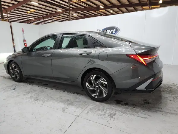 KMHLP4DG4RU834474 2024 HYUNDAI ELANTRA - Image 2