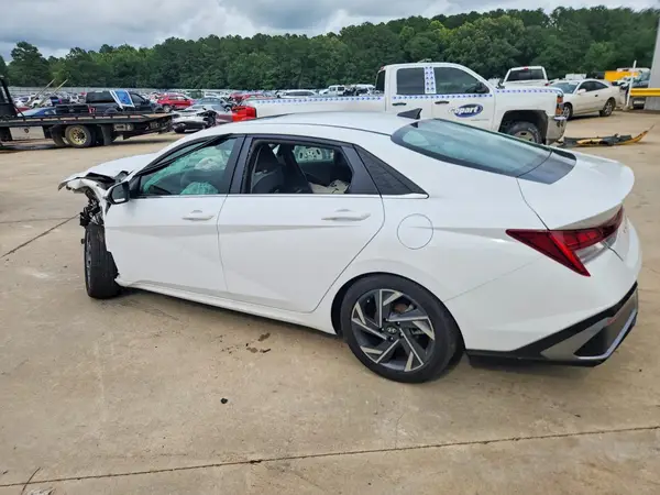 KMHLP4DG4SU892204 2025 HYUNDAI ELANTRA - Image 2