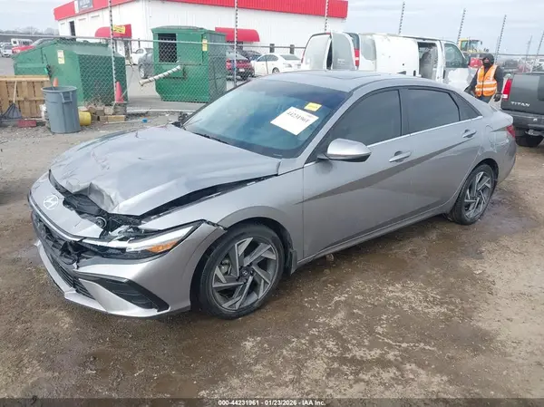 KMHLP4DG4SU932068 2025 HYUNDAI ELANTRA - Image 2