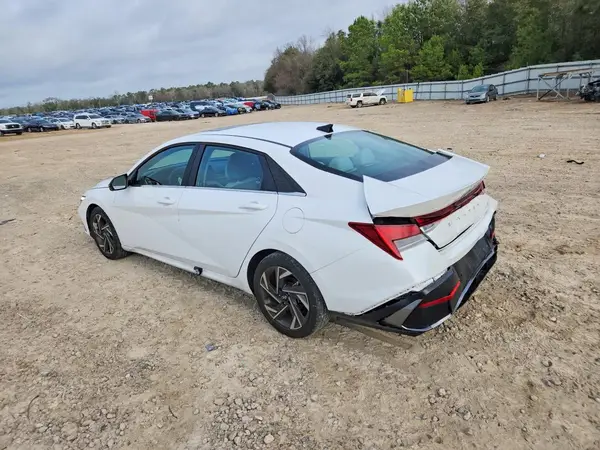KMHLP4DG5RU647650 2024 HYUNDAI ELANTRA - Image 2
